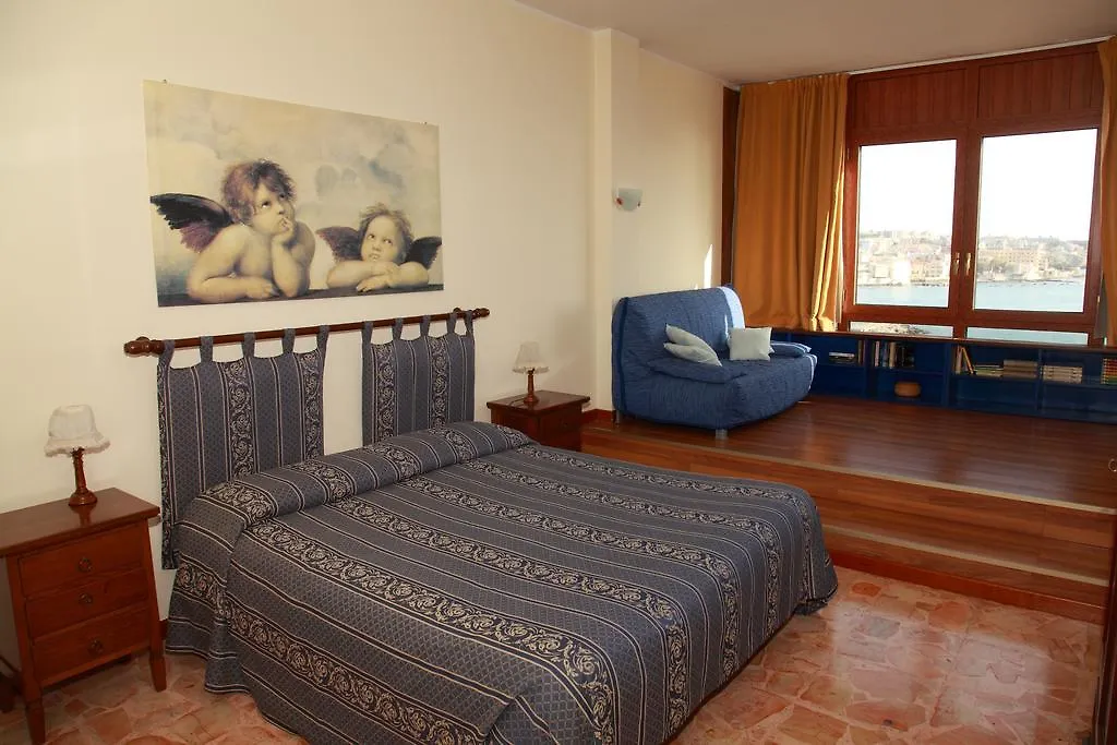 סירקוזה B&B Ortigia Sea View 3*,