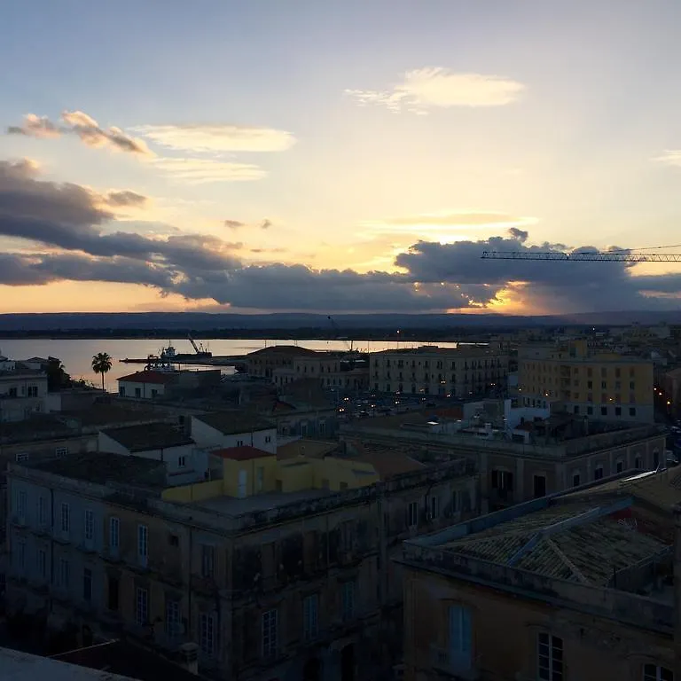 סירקוזה B&B Ortigia Sea View 3*,