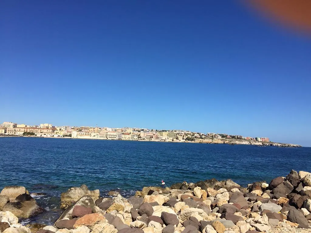 לינה וארוחת בוקר סירקוזה B&B Ortigia Sea View