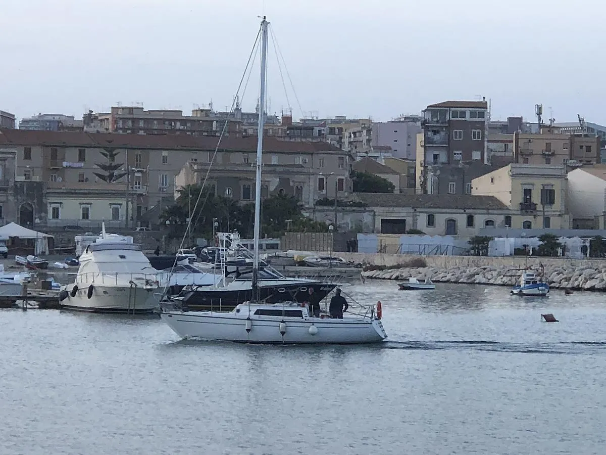 סירקוזה B&B Ortigia Sea View לינה וארוחת בוקר